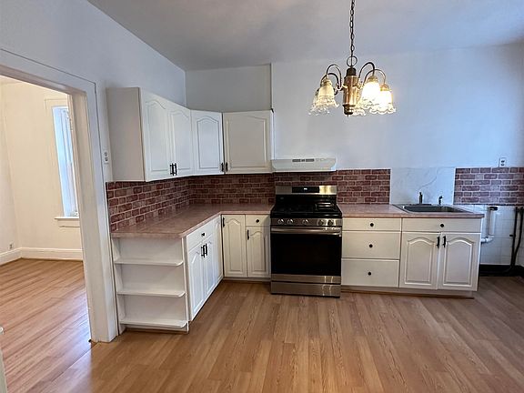 3rd image of 29 Orchard St #1