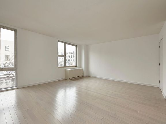 3rd image of 250 Bedford Ave #129403
