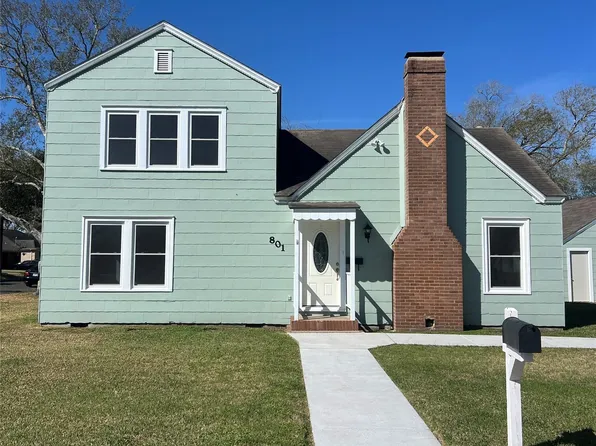 801 Avenue F, El Campo, TX 77437