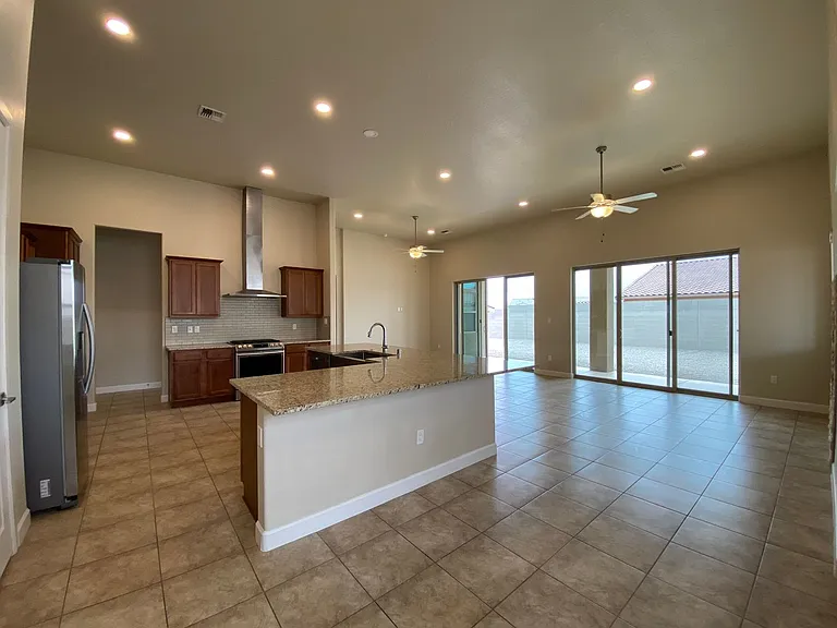 5403 Grays Peak Trl NE — Photo 22