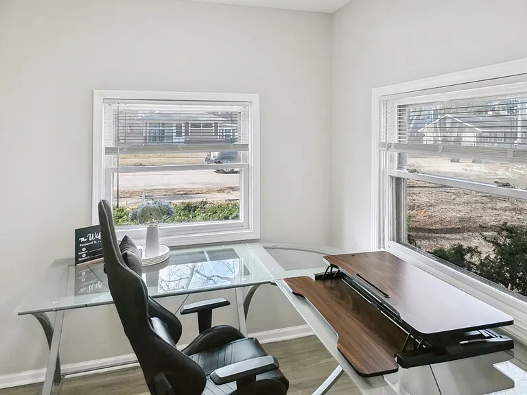 618 S Stewart Ave — Photo 10