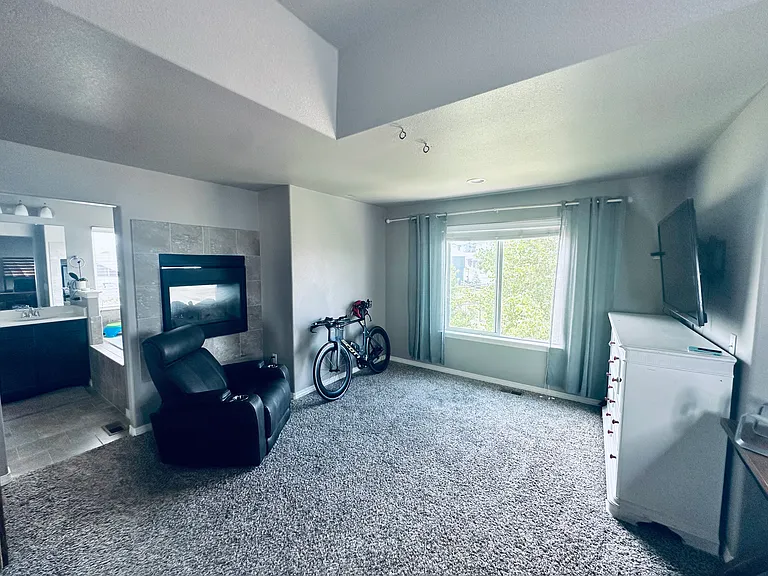 520 Mount Rainier St — Photo 18