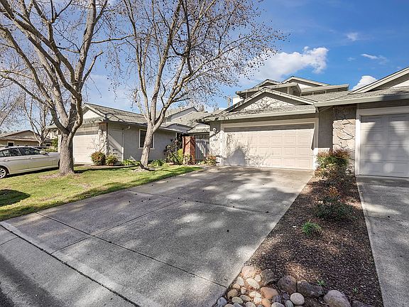 3rd image of 566 La Corso Dr #1