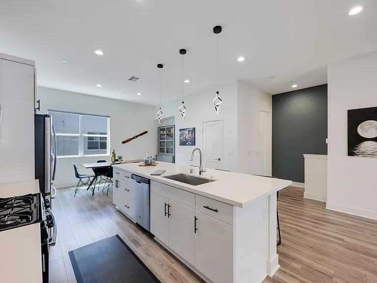 987 E Mason Ln #130 — Photo 17