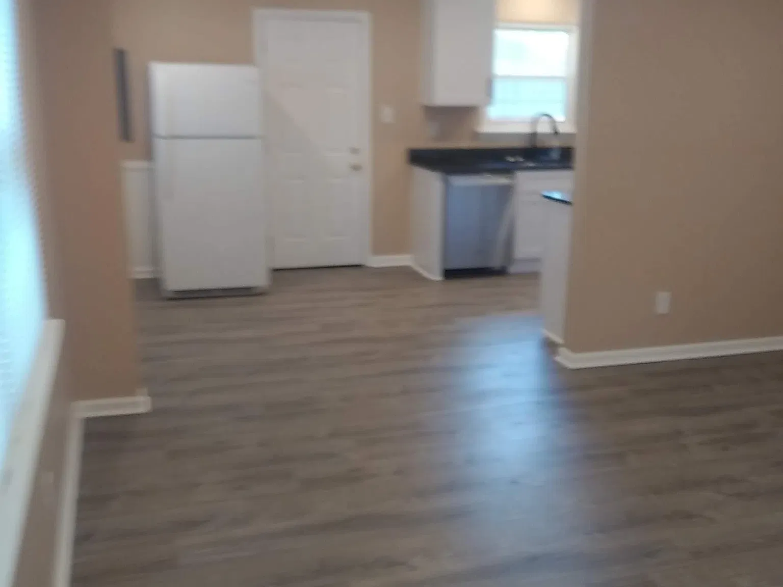 2 bed, 925 sqft, $1,545 — Photo 2