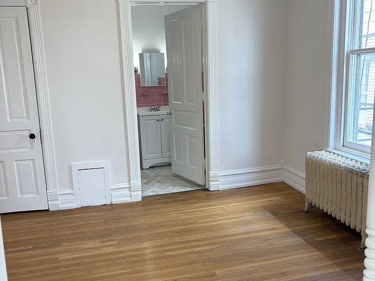 1341 Linden St #2F — Photo 4
