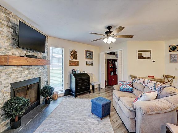 4th image of 11510 N May Ave #B106