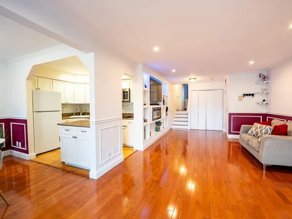 149 E Lake Boulevard #J1, Mahopac, NY 10541