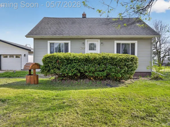 9252 E Brooks Rd, Lennon, MI 48449