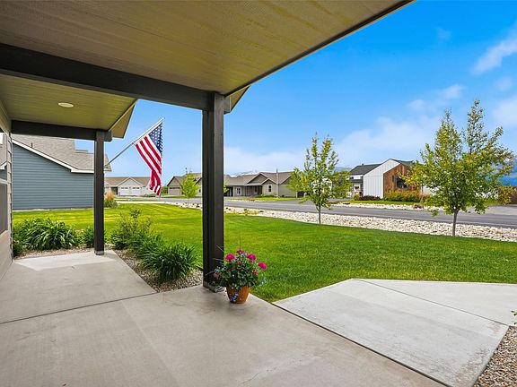 4th image of 138 Farm Land Ln