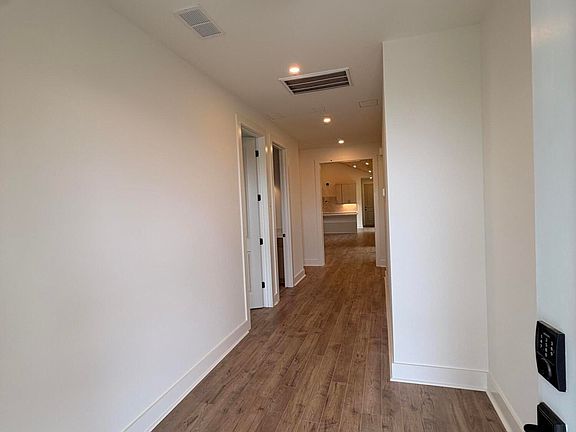 5th image of 244 Clearpath Dr