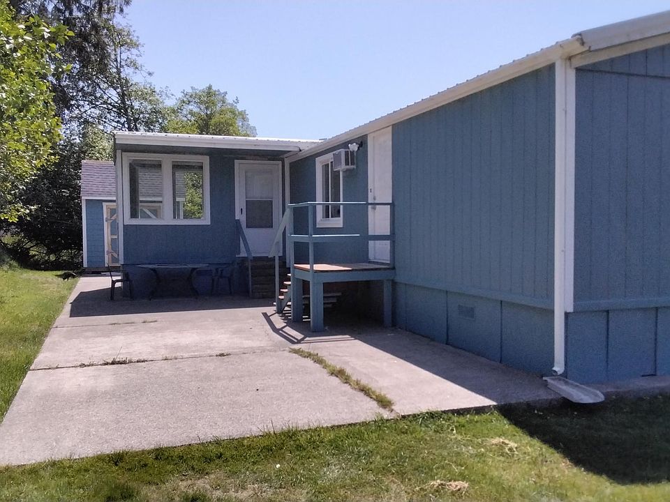 1st image of 760 Kingston Ct NE