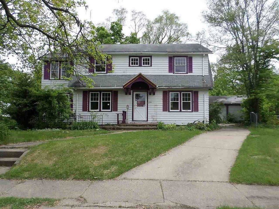 1st image of 1402 Woodlawn Blvd
