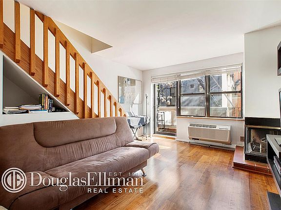 2nd image of 230 E 52nd St #Phe