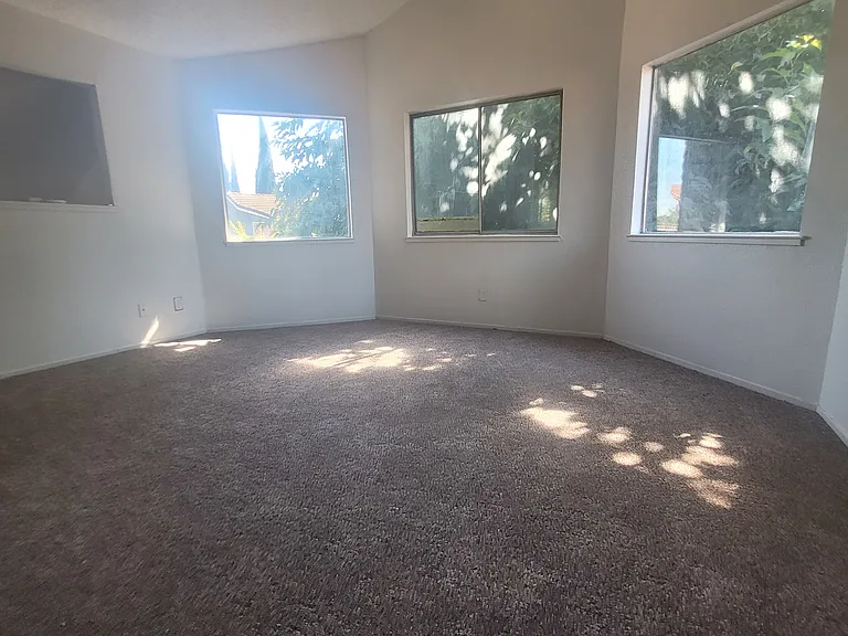 5727 Lorraine Ave — Photo 6