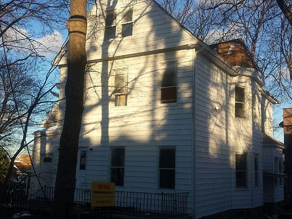 2nd image of 250 W 2nd Ave