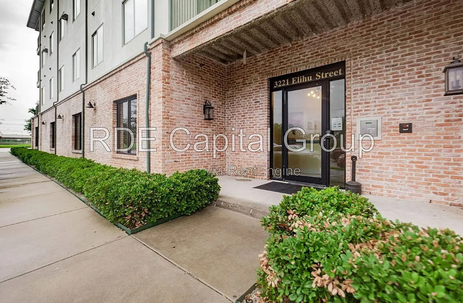 2 bed, 2.0 bath, 1016 sqft, $1,195 — Photo 2