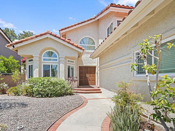 3rd image of 8041 Valley Flores Dr