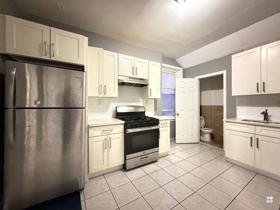 88 Pulaski St #5