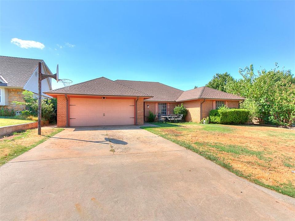 1st image of 11064 Folkstone Dr