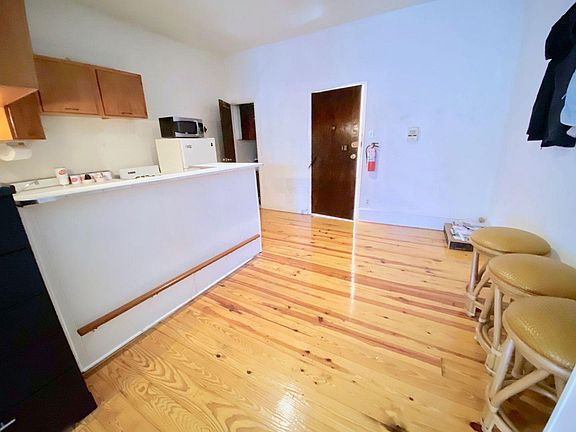 3rd image of 319 S 12th St #14F