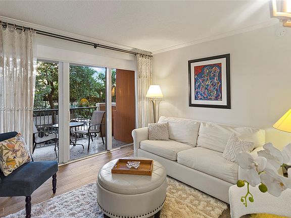 4th image of 2951 S Bayshore Dr #205
