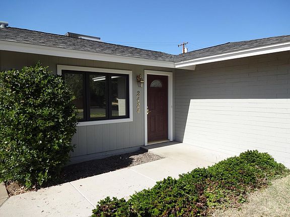 2424 N 19th Dr. - Welcome!