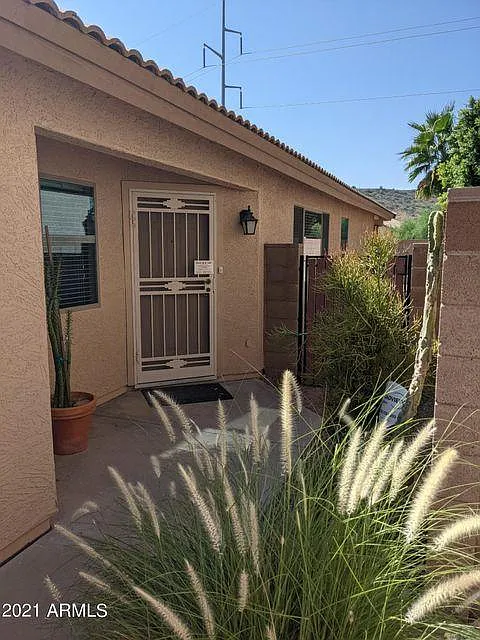 3 bed, 1554 sqft, $3,000 — Photo 2