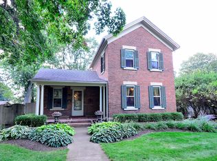 819 N 5th Ave, St Charles, IL 60174