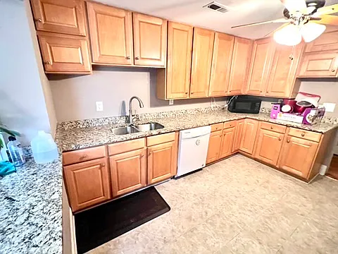3 bed, 1700 sqft, $1,900 — Photo 3