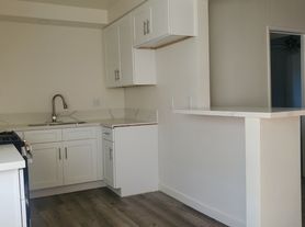 Walnut St. Apts.