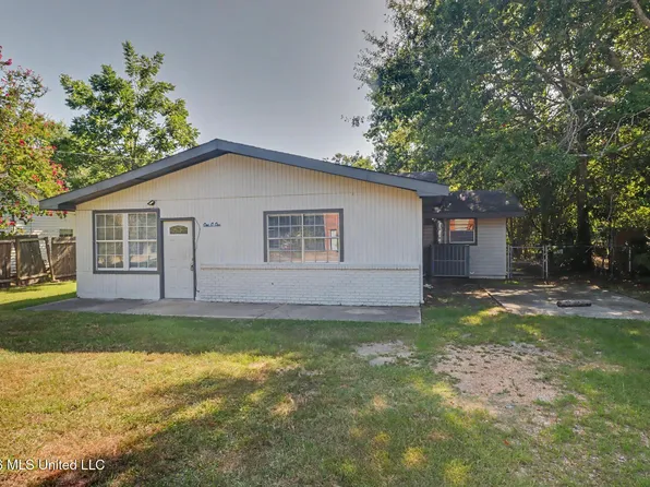 101 Park Row Ave, Long Beach, MS 39560