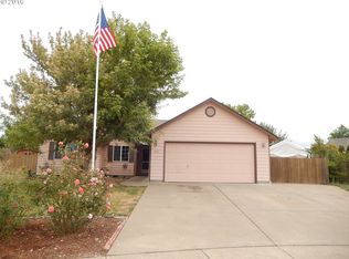 940 Ladino Pl E, Harrisburg, OR 97446