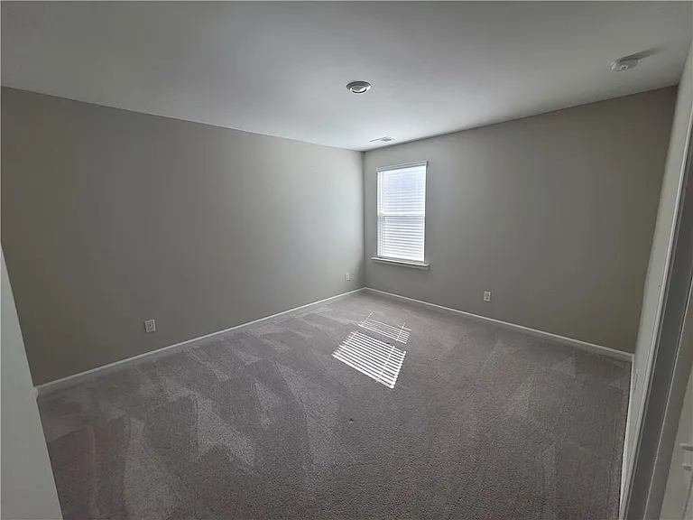 153 Golden Eagle Pkwy — Photo 5