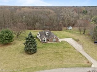 841 Golden Dr, White Lake, MI