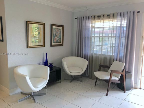 5th image of 3905 SW 78th Ct APT 205