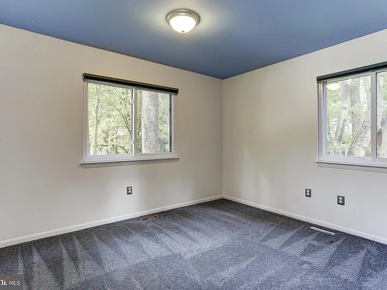 10373 Currycomb Ct — Photo 24