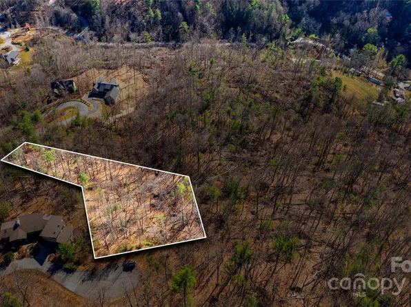 56 Finch Dr, Asheville, NC 28804