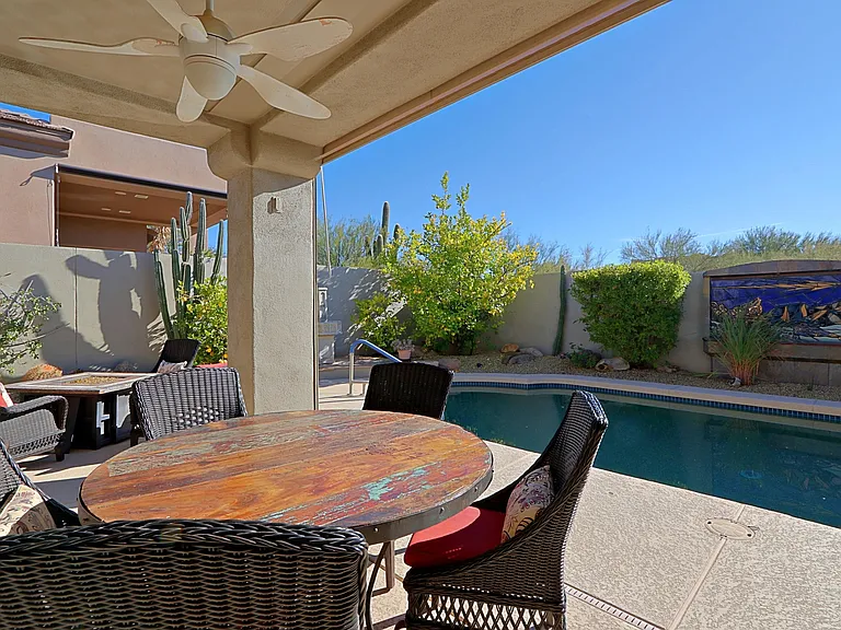 6747 E Eagle Feather Rd — Photo 36