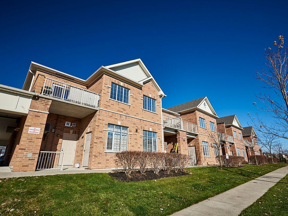 1st image of 15 Rosswell Dr