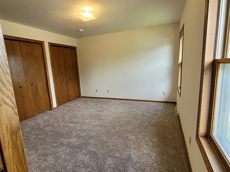 7008 Longmeadow Rd — Photo 11