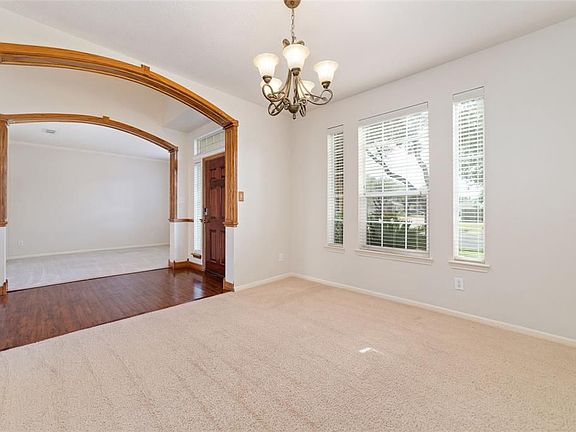 4th image of 3906 Camelia Glen Ln