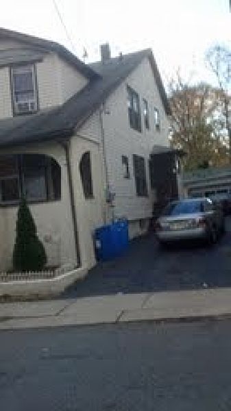 2nd image of 122 N 12th St