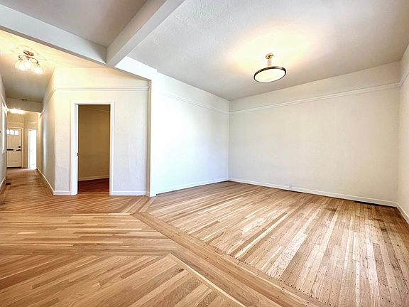 5th image of 2466 Greenwich St