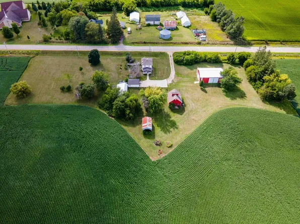 29426 Hickory Ave, Aplington, IA 50604