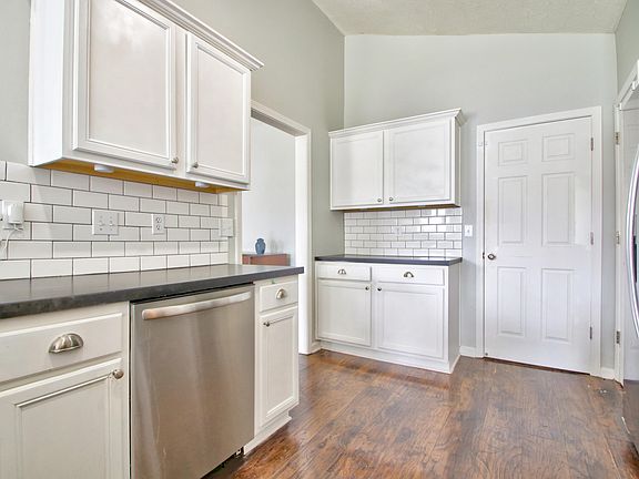 4th image of 3861 Winthrop Dr