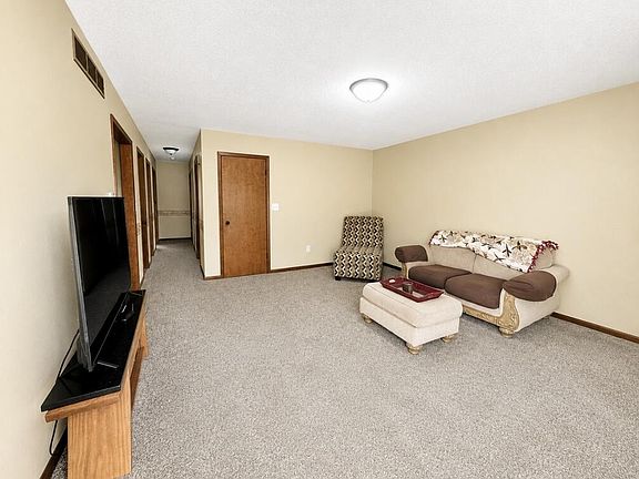 3rd image of 1020 8th Ave