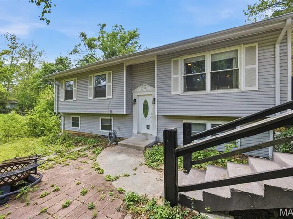 15565 Old Jamestown Rd, Florissant, MO 63034