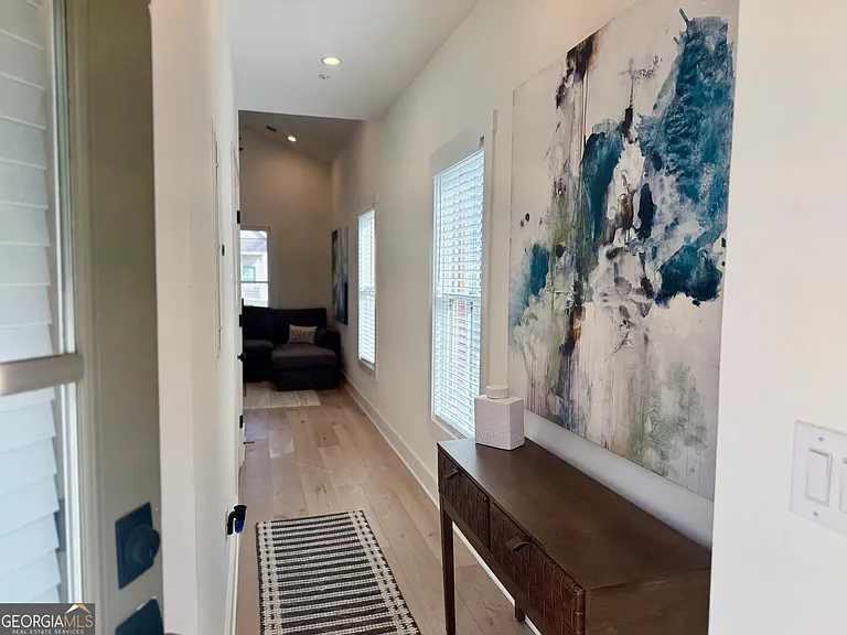 3037 State St — Photo 4