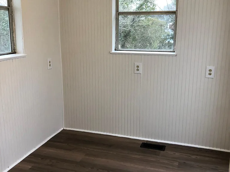 115 E Meadowbrook Dr — Photo 13